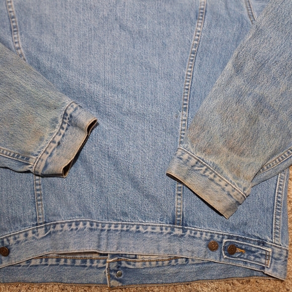 LEVI'S Men’s Trucker  Denim Jean Light Blue Jacket Size XXL Distressed  Grunge - Picture 8 of 10